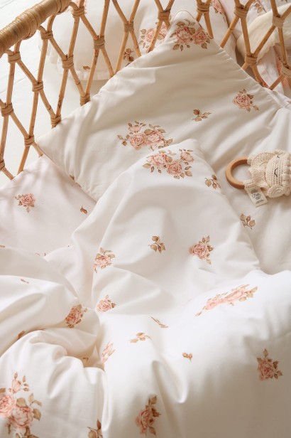 bedding with filling rose garden samiboo.jpeg