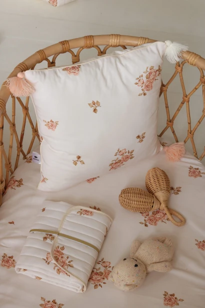 pillow square rose garden samiboo.jpeg